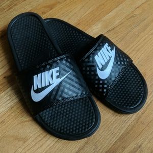 Women's Nike slides NWOT